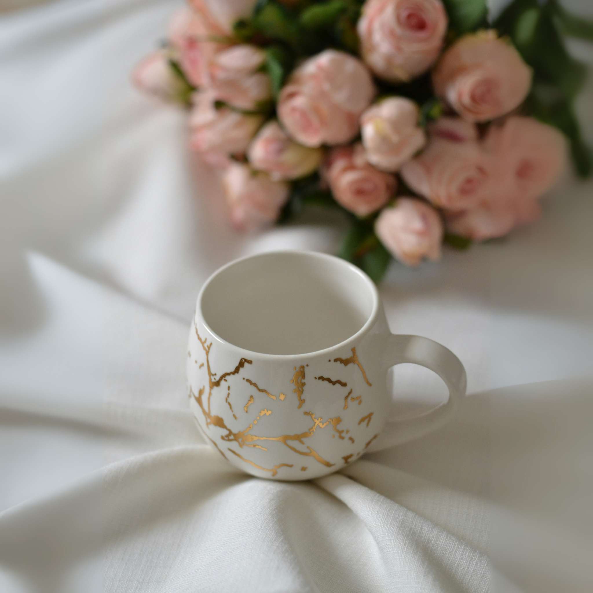 Luxury Ceramic Mug with Gold Detailing