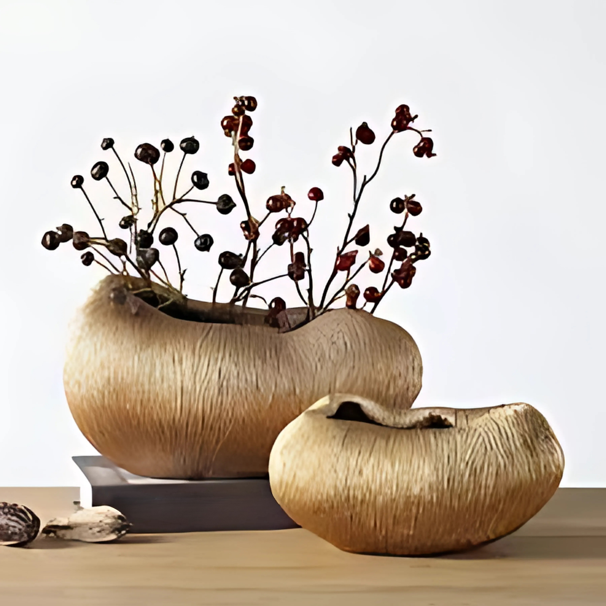 Decorative Golden Vases (Set of 2)